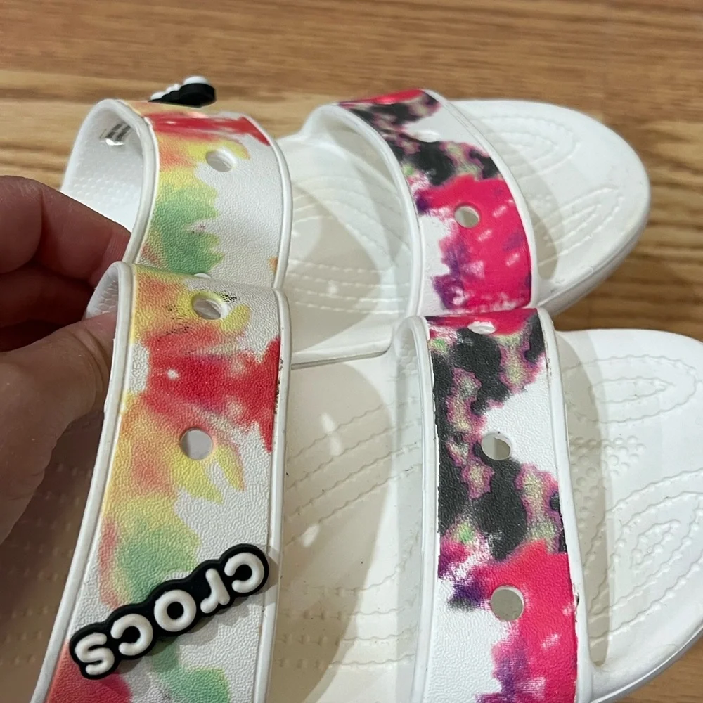 CROCS women’s size 7 flip flops - Picture 3 of 9